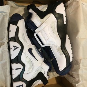 Nike air barrage mid men’s shoes